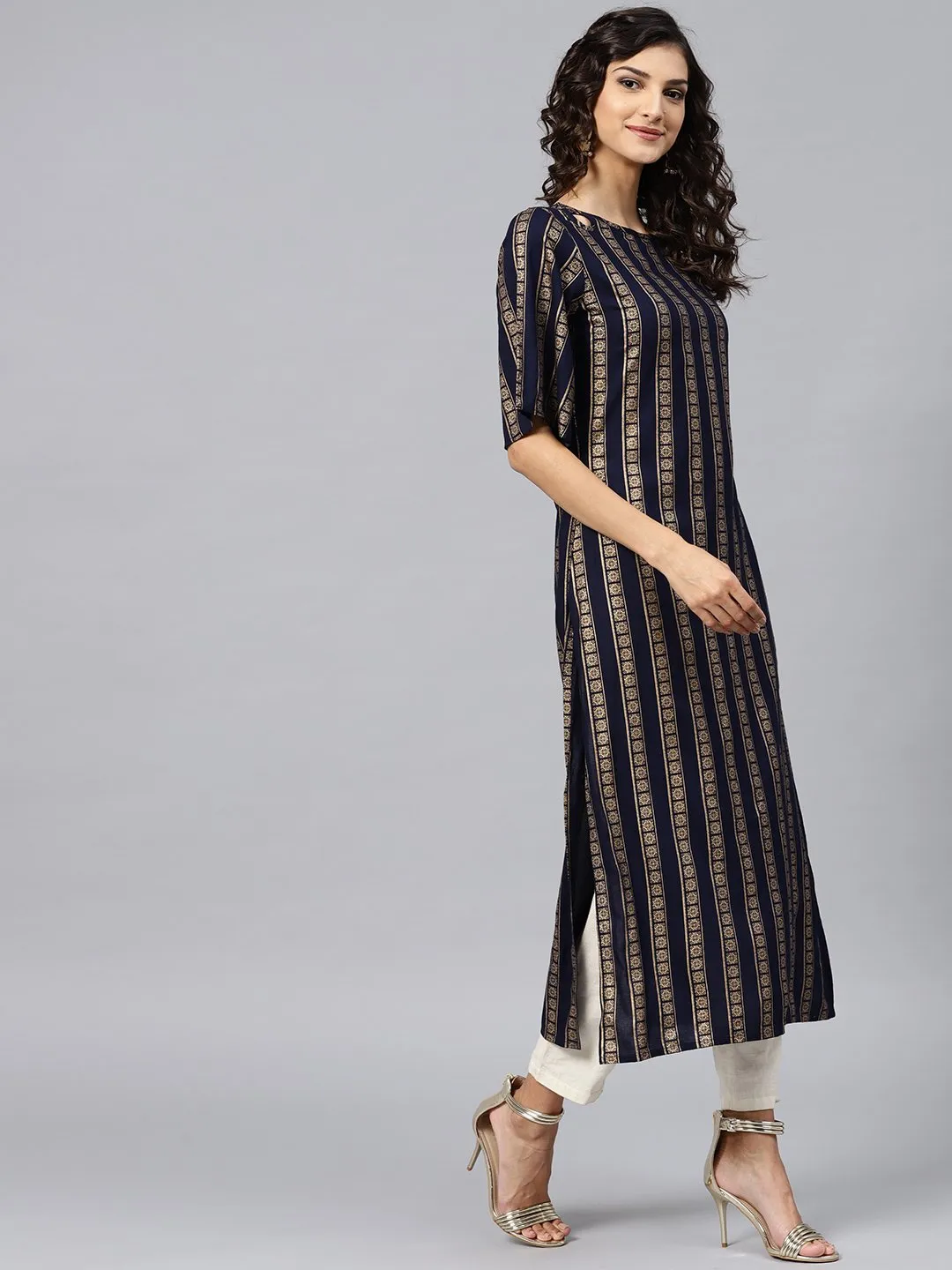 Geometric Printed Navy Blue Kurta With Round Neck And Half Slevees