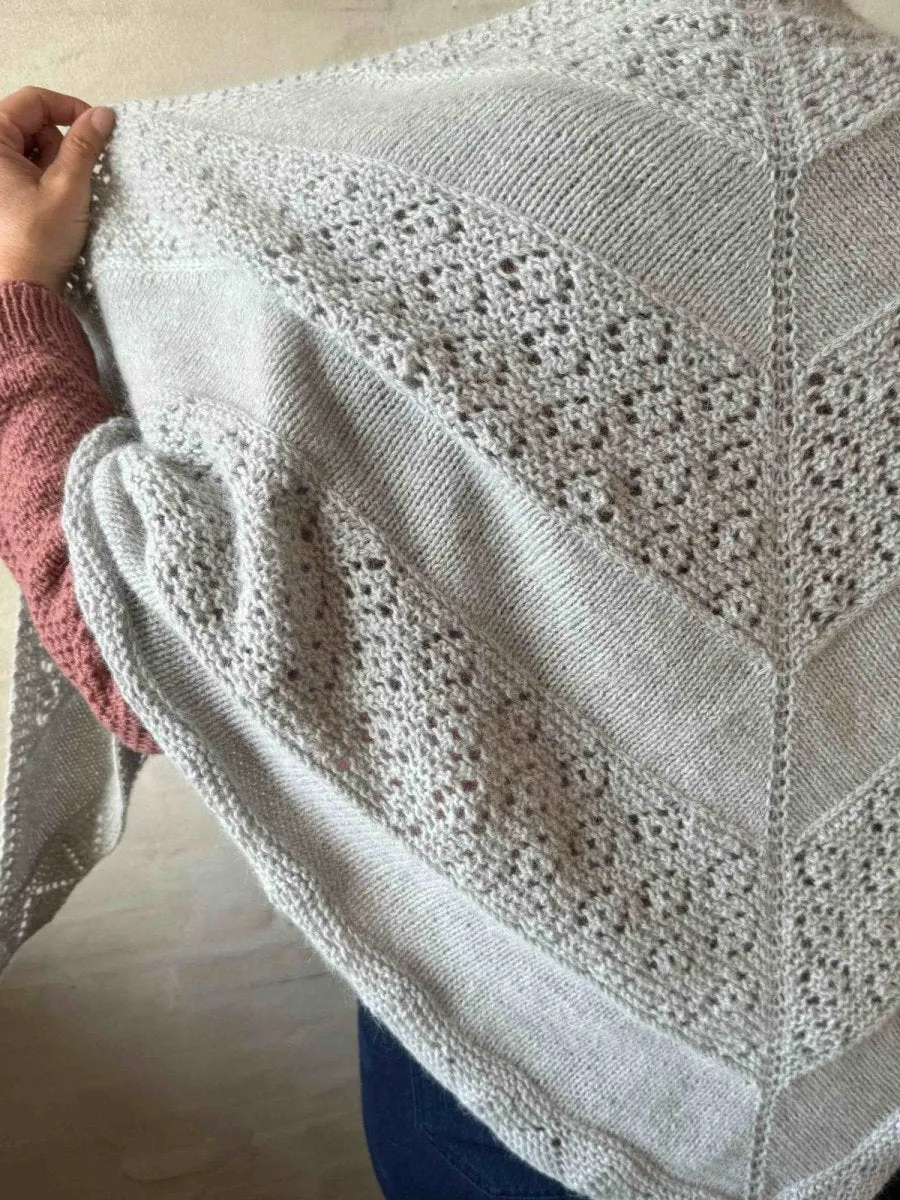 Rose bud shawl by Önling, knitting pattern